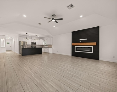 1343 Alpha Lane - Photo Thumbnail 11