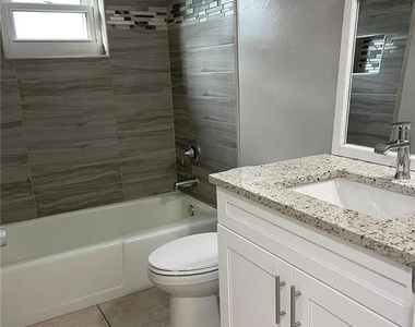 2505 Se 16th Place - Photo Thumbnail 12