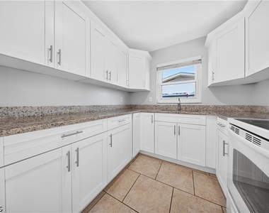 2505 Se 16th Place - Photo Thumbnail 13
