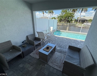 313 Sw 47th Terrace - Photo Thumbnail 21