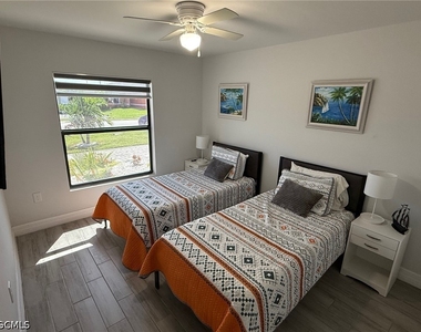 313 Sw 47th Terrace - Photo Thumbnail 5