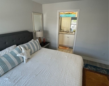 313 Sw 47th Terrace - Photo Thumbnail 17