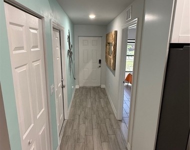 313 Sw 47th Terrace - Photo Thumbnail 4