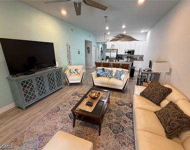 313 Sw 47th Terrace - Photo Thumbnail 9