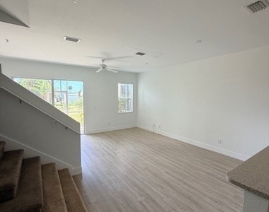 13420 Hidden Palms Cove - Photo Thumbnail 4