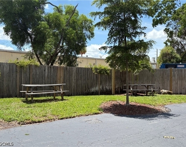 2905 Winkler Avenue - Photo Thumbnail 23