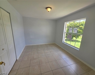 2422 Vernon Avenue S - Photo Thumbnail 3