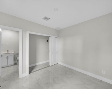 462 Lampion Avenue S - Photo Thumbnail 13