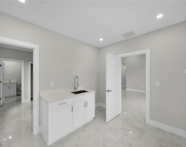462 Lampion Avenue S - Photo Thumbnail 10