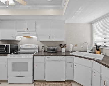 1203 Sw 48th Terrace - Photo Thumbnail 6