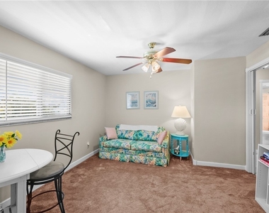 1203 Sw 48th Terrace - Photo Thumbnail 18