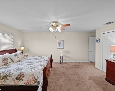 1203 Sw 48th Terrace - Photo Thumbnail 20
