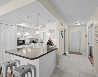 1203 Sw 48th Terrace - Photo Thumbnail 5