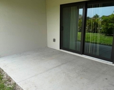 1627 Sw 32nd Terrace - Photo Thumbnail 9