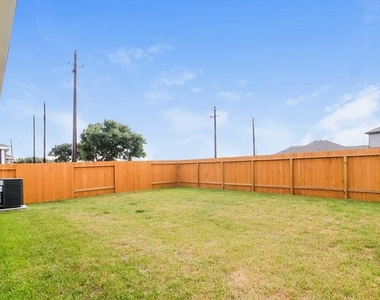 7618 Tipton Meadow Way - Photo Thumbnail 14