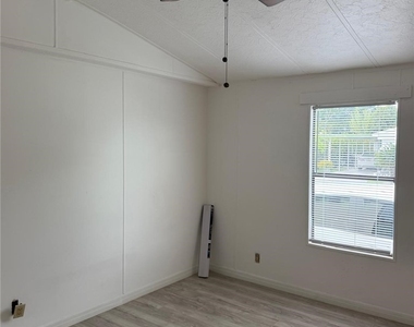 130 Lantern Place - Photo Thumbnail 9