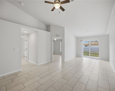 1426/1428 Cape Coral Parkway W - Photo Thumbnail 29