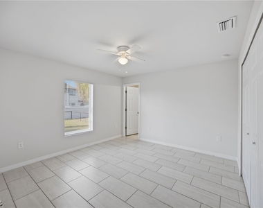 1426/1428 Cape Coral Parkway W - Photo Thumbnail 14