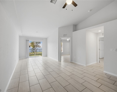 1426/1428 Cape Coral Parkway W - Photo Thumbnail 11