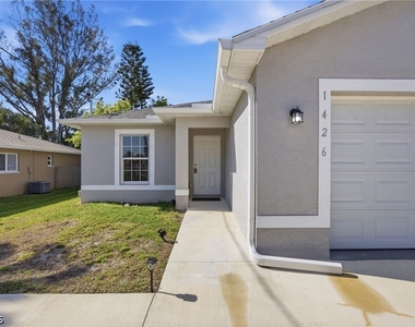 1426/1428 Cape Coral Parkway W - Photo Thumbnail 4