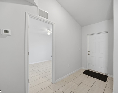 1426/1428 Cape Coral Parkway W - Photo Thumbnail 6