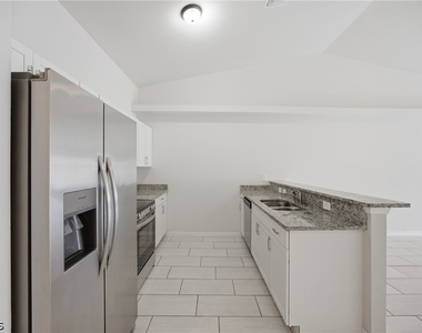 1426/1428 Cape Coral Parkway W - Photo Thumbnail 8
