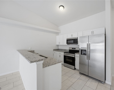 1426/1428 Cape Coral Parkway W - Photo Thumbnail 26