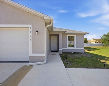 1426/1428 Cape Coral Parkway W - Photo Thumbnail 22