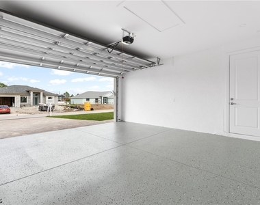 2517 24th Street W - Photo Thumbnail 7
