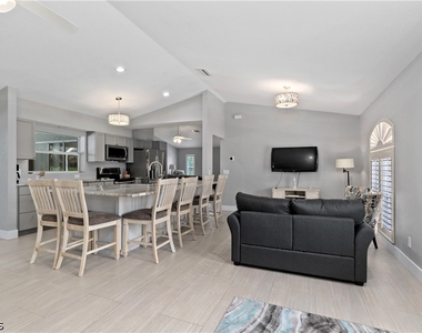 3425 Se 4th Avenue - Photo Thumbnail 31