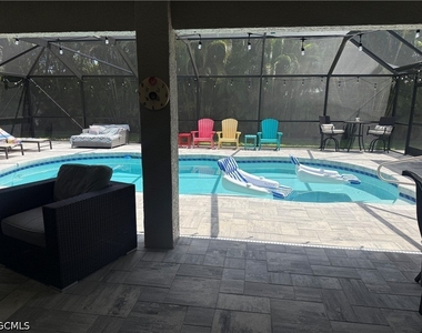 3425 Se 4th Avenue - Photo Thumbnail 3