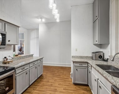 1008 Milam Street - Photo Thumbnail 8