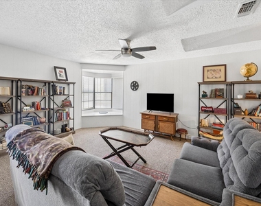 1008 Milam Street - Photo Thumbnail 5