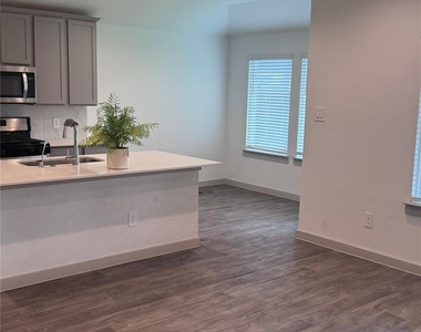 7807 Cattleman Valley Drive - Photo Thumbnail 3