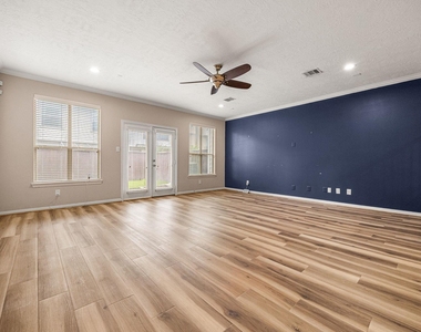 5309 Nolda Street - Photo Thumbnail 8