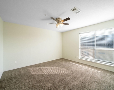 7847 Green Lawn Drive - Photo Thumbnail 19