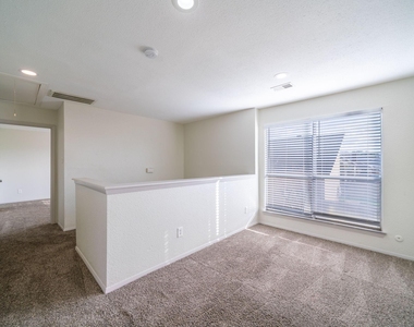 7847 Green Lawn Drive - Photo Thumbnail 12