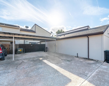 7847 Green Lawn Drive - Photo Thumbnail 20