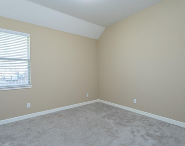 7810 Deep Green Drive - Photo Thumbnail 27