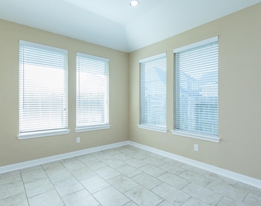 7810 Deep Green Drive - Photo Thumbnail 18
