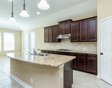 7810 Deep Green Drive - Photo Thumbnail 15
