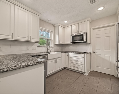 14507 Ravenhurst Lane - Photo Thumbnail 16