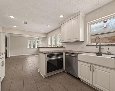 14507 Ravenhurst Lane - Photo Thumbnail 17