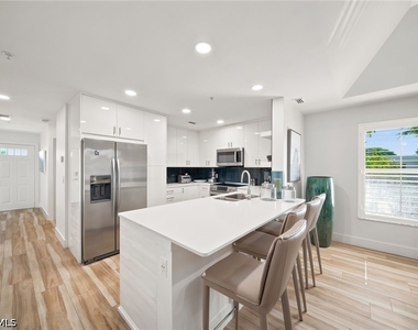 544 10th Avenue S - Photo Thumbnail 5