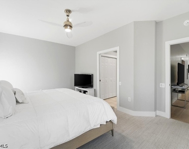 8259 Parkstone Place - Photo Thumbnail 14