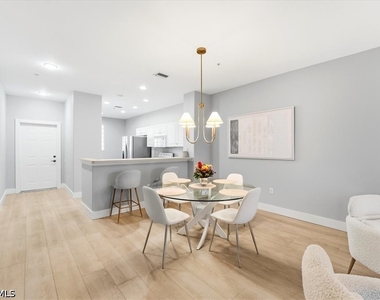 8259 Parkstone Place - Photo Thumbnail 5