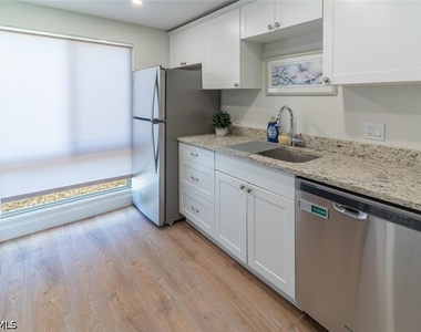 96 Glades Boulevard - Photo Thumbnail 17