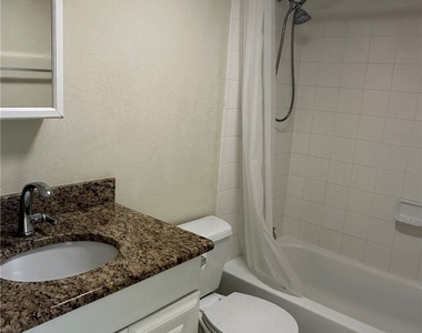 4621 Bayshore Drive - Photo Thumbnail 8