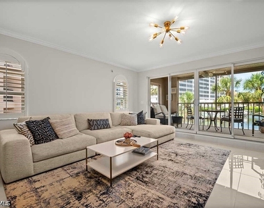 9103 Vanderbilt Drive - Photo Thumbnail 2