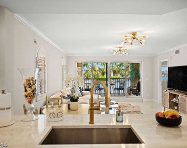 9103 Vanderbilt Drive - Photo Thumbnail 5
